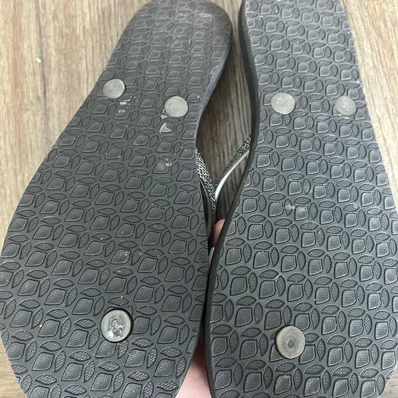 Silver snake skin reef flip flops - Picture 3 of 3